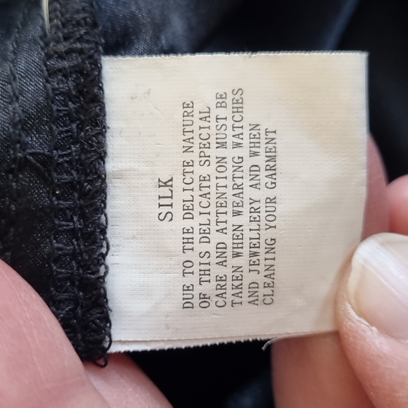 Contony, silk black/tan with lace detail dress, button-up back, v-neck, size 12 - Picture 10 of 10